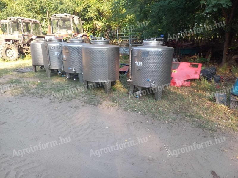 Inox 500l boros tartály eladó.