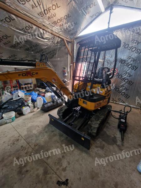 Force 320 minikotrógép eladó, 150 üzemórával