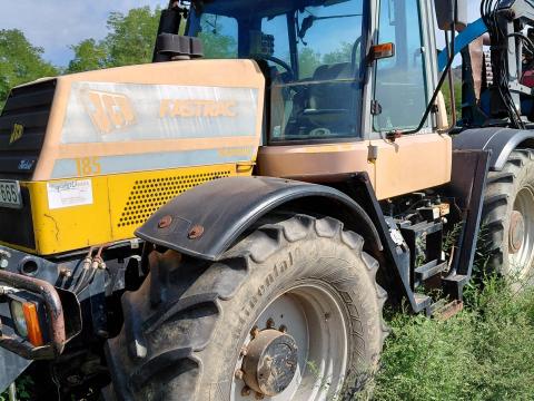 Faaprítékoló gép JCB és Jenz Faaprítékoló gép JCB és Jenz