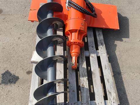 Everun oszlopfúró 30 cm-es fúrási átmérőjű csigával Everun oszlopfúró 30 cm-es fúrási átmérőjű csigával