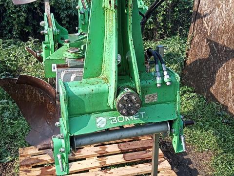 Bomet U 064 váltvaforgató eke eladó - újszerű állapotban