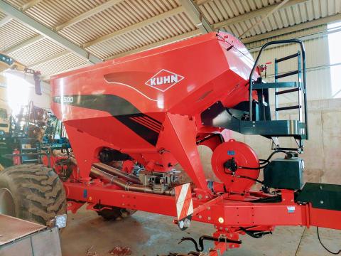 Kuhn TT 6500 + DBSR 8030-64 eladó jó állapotban szakaszvezérléssel, Digitroll vetésellenőrzéssel Kuhn TT 6500 + DBSR 8030-64 eladó jó állapotban szakaszvezérléssel, Digitroll vetésellenőrzéssel