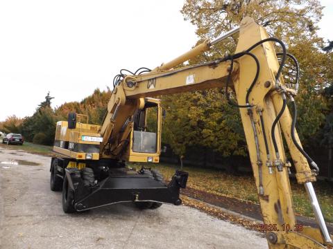 Caterpillar 212 B FT Rendszámos