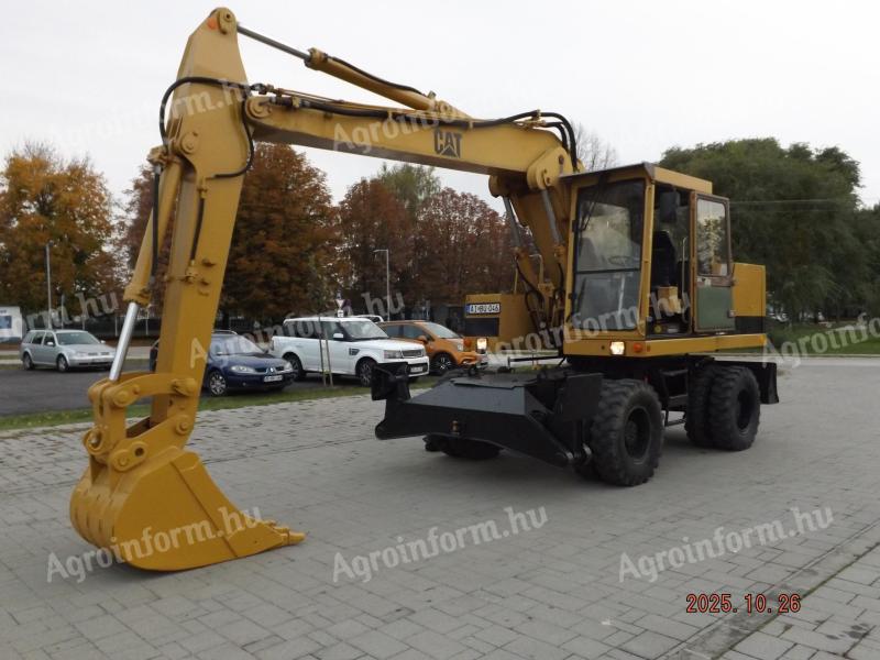 Caterpillar 212 B FT rendszámos, 4 év műszakival