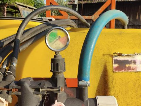 Szántóföldi permetező függesztett