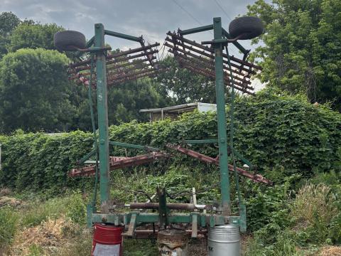 Regent gyomfésű eladó, 8 méteres, jó állapotban Regent gyomfésű eladó, 8 méteres, jó állapotban