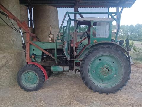 MTZ 50 homlokrakodóval,  jó állapotban,  szarvasmarhàkra,  bàlaszàllítóra cserèlhető! MTZ 50 homlokrakodóval,  jó állapotban,  szarvasmarhàkra,  bàlaszàllítóra cserèlhető!