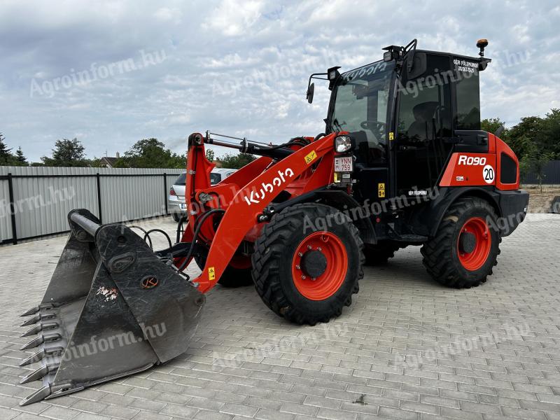 Kubota R090 rakodógép eladó,  2021-es piros rendszámos,  Lajosmizse