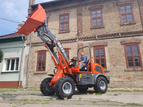 Everun ER12 rakodó fülke nélkül - RAKTÁRRÓL Everun ER12 rakodó fülke nélkül - RAKTÁRRÓL