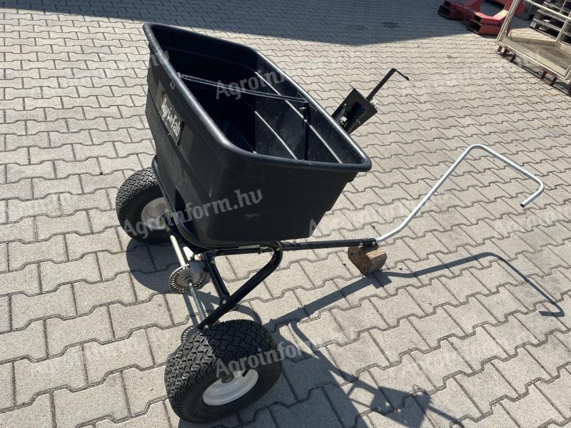 Vontatható műtrágyaszóró kézi vagy fűnyíró traktoros használatra, 80 kg kapacitás