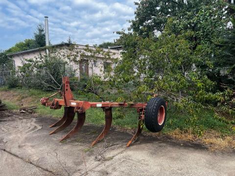 Ih 5 késes lazító, ih 4 fejes ágyekék eladók Ih 5 késes lazító, ih 4 fejes ágyekék eladók