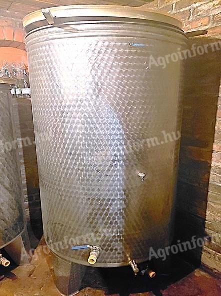 Rozsdamentes acéltartályok eladók: 1100 l, 700 l, 300 l
