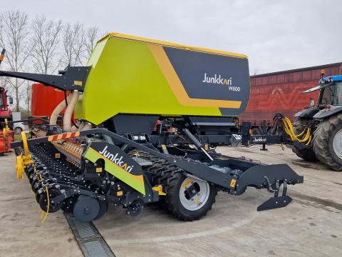 Junkkari W600 mechanikus direktvetőgép mx. 100 kg csoroszlyanyomás Junkkari W600 mechanikus direktvetőgép mx. 100 kg csoroszlyanyomás