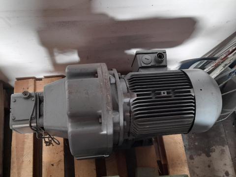 Eladó villanymotorok és hajtóművek Eladó villanymotorok és hajtóművek