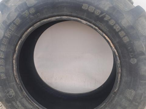2 db Firestone 380/70R28 használt gumiköpeny 2 db Firestone 380/70R28 használt gumiköpeny