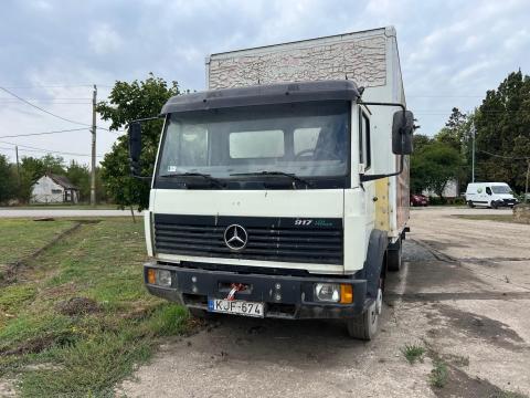 Mercedes-Benz 917 eladó zárt rakterű teherautó Mercedes-Benz 917 eladó zárt rakterű teherautó