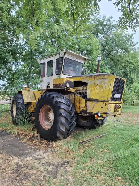 Eladó Rába 250 traktor piros rendszámmal, rendezett papírokkal