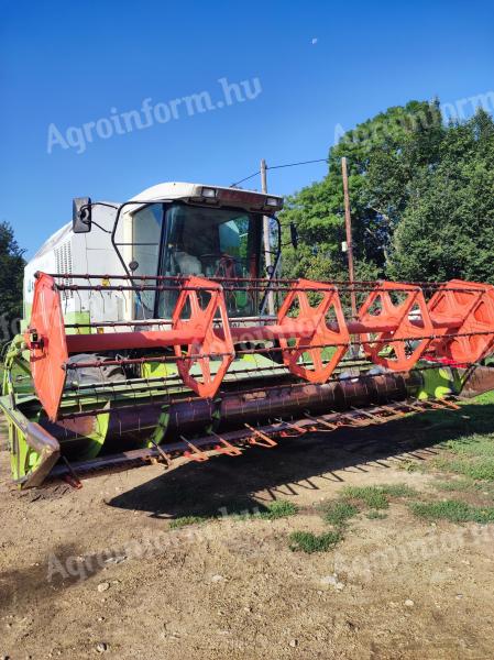 Eladó Claas Medion 310 kombájn C510 gabona adapterrel