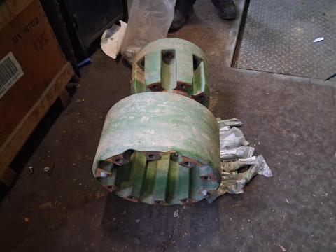 JD 8000 keréksúly, orrsúly, hasúzó, tárcsakerekek eladók JD 8000 keréksúly, orrsúly, hasúzó, tárcsakerekek eladók