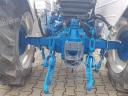 Ford 2000 traktor készletről – felújított kistraktor homlokrakodóval