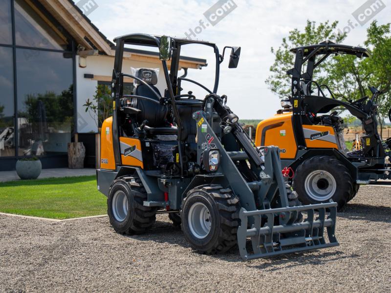 Mini önjáró rakodógép bukókerettel, kompakt rakodó (max. 1100 kg) / Giant G1500 (új)