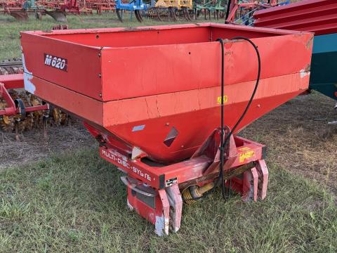 KUHN MDS két tárcsás műtrágyaszóró KUHN MDS két tárcsás műtrágyaszóró