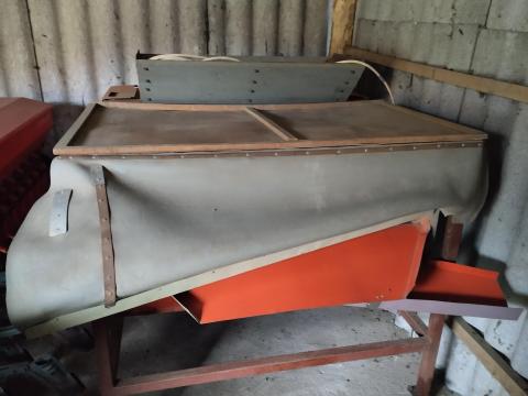 Vetőmagrosta háromféle rostalappal, 380 V villanymotorral eladó