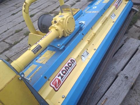 Vízszintes tengelyű kalapácsos szárzúzó Vízszintes tengelyű kalapácsos szárzúzó