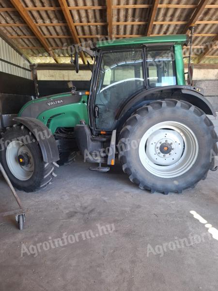 Valtra N111 traktor, 124 lóerős Sisu motorral, kukorica beszámítás is lehetséges