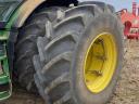 John Deere 8370R traktor kapcsolható ikerkerékkel