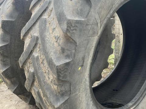 650/65R42 BKT gumiabroncs eladó 650/65R42 BKT gumiabroncs eladó