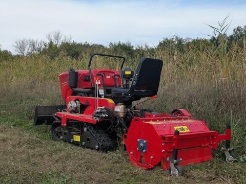 Eladó új mini lánctalpas traktor komplett tartozékokkal Eladó új mini lánctalpas traktor komplett tartozékokkal