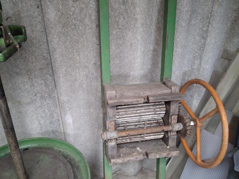 Üvegbalon,  szőlődaráló,  szőlőprés eladó