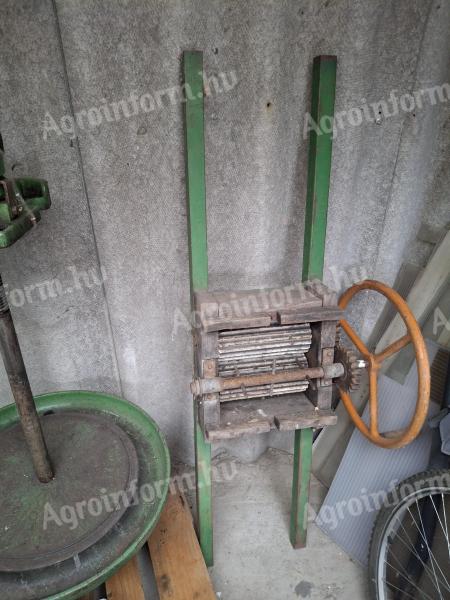 Üvegbalon,  szőlődaráló,  szőlőprés eladó