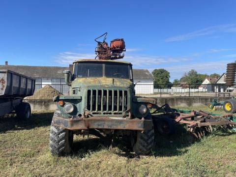 Ural kiközelítő Kamaz motorral eladó, papírok nélkül Ural kiközelítő Kamaz motorral eladó, papírok nélkül