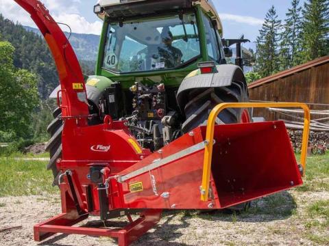 Fliegl ágdaráló BIG 150 – professzionális ágaprító erdészeti és mezőgazdasági munkákhoz Fliegl ágdaráló BIG 150 – professzionális ágaprító erdészeti és mezőgazdasági munkákhoz