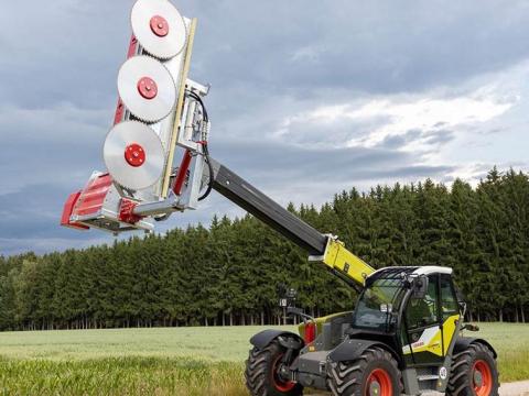 Fliegl „WoodKing Classic” ágvágó raktárról – professzionális erdészeti gép, mezőgazdasági adapter, alkatrész és bérmunka megoldások Fliegl „WoodKing Classic” ágvágó raktárról – professzionális erdészeti gép, mezőgazdasági adapter, alkatrész és bérmunka megoldások