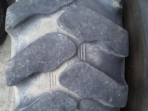 12.5 R18 Alliance MPT225 A Használt gumiabroncs 12.5 R18 Alliance MPT225 A Használt gumiabroncs