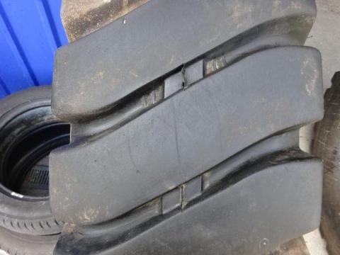 14R24 BKT EM937 Használt Gumiabroncs 14R24 BKT EM937 Használt Gumiabroncs