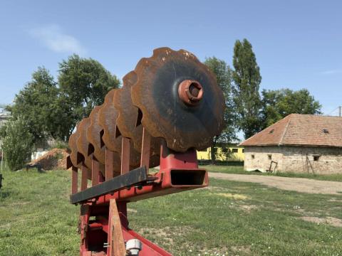 Eladó 7.2 IH nehéztárcsa jó állapotban