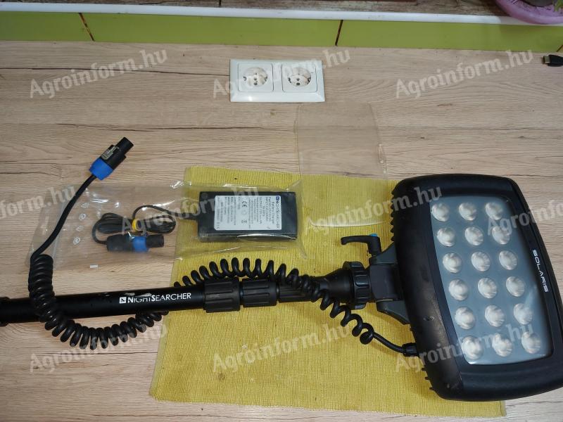 4 funkciós Solaris 20.000 Lumen led reflektor akkus