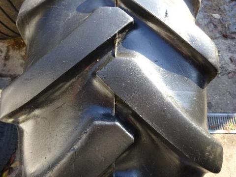 325/70 R18 Continental AC70 G Használt gumiabroncs 325/70 R18 Continental AC70 G Használt gumiabroncs