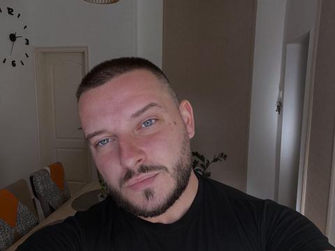 Traktoros munkát keresek! Traktoros munkát keresek!