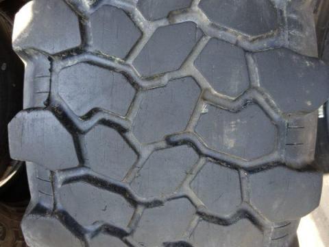 335/80 R20 Continental MPT81 Használt Gumiabroncs