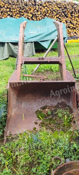 Massey Ferguson homlokrakodó eladó