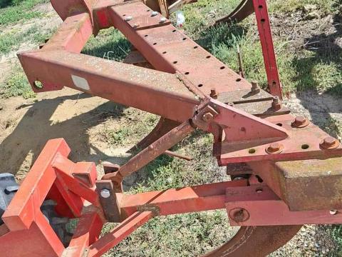 IH talajlazító gép eladó IH talajlazító gép eladó