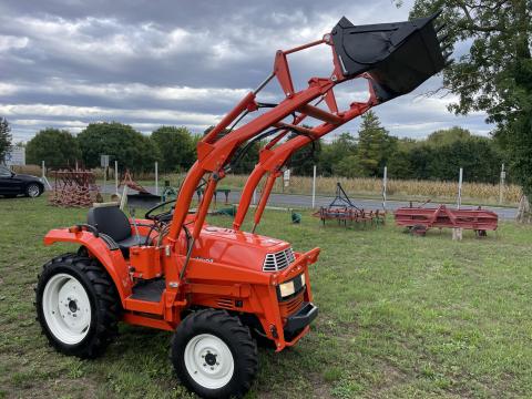 Kubota 20LE manual Gyári Homlokrakodó 4Új Gumi Ingyenes Szállítás Leszervizelve yanmar iseki carraro goldoni agt tz4k rába shibaura hinomoto mitsubishi john deere japán kistraktor traktor