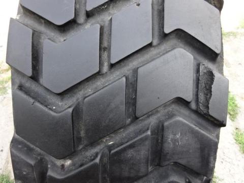 365/80 R20 Continental MPT81 Használt Futózott Gumiabroncs 365/80 R20 Continental MPT81 Használt Futózott Gumiabroncs