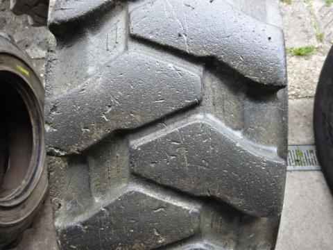 290/90 R20 Leibherr EM22 Használt Gumiabroncs