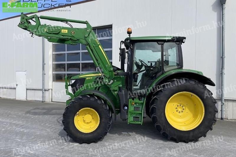 John Deere 6110 R traktor